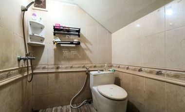 Rumah 5 Kamar Tidur SHM dekat Gandaria City Mall Dibantu KPR J-46152