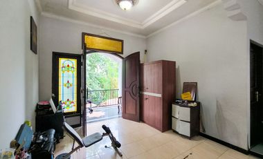 Rumah 5 Kamar Tidur SHM dekat Gandaria City Mall Dibantu KPR J-46152