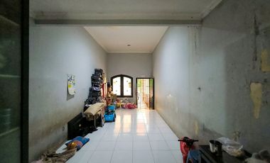 Rumah 5 Kamar Tidur SHM dekat Gandaria City Mall Dibantu KPR J-46152