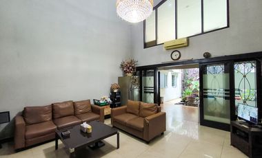 Rumah 5 Kamar Tidur SHM dekat Gandaria City Mall Dibantu KPR J-46152