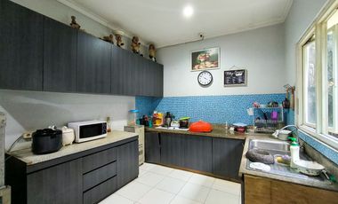 Rumah 5 Kamar Tidur SHM dekat Gandaria City Mall Dibantu KPR J-46152