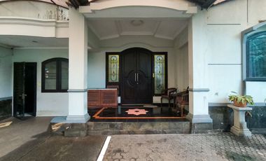 Rumah 5 Kamar Tidur SHM dekat Gandaria City Mall Dibantu KPR J-46152