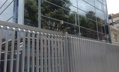 edificio en arriendo en santa barbara. Cod A243