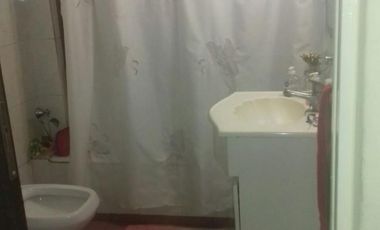 HERMOSO Y AMPLIO CHALET 2 PLANTAS.8 AMB 4 DORM.C/ FONDO Y GARAGE P/ 2 AUTOS. APTO CREDITO BANCARIO