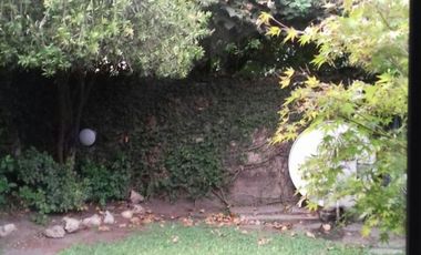 HERMOSO Y AMPLIO CHALET 2 PLANTAS.8 AMB 4 DORM.C/ FONDO Y GARAGE P/ 2 AUTOS. APTO CREDITO BANCARIO