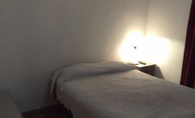 Venta de Casa quinta y 4 Duplex de 2 ambientes con cochera y patio en Parque Leloir