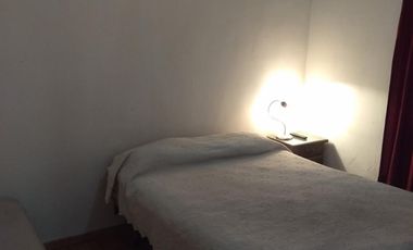 Venta de Casa quinta y 4 Duplex de 2 ambientes con cochera y patio en Parque Leloir