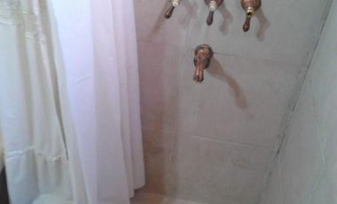 Venta de Casa quinta y 4 Duplex de 2 ambientes con cochera y patio en Parque Leloir