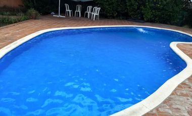 Venta de Casa quinta y 4 Duplex de 2 ambientes con cochera y patio en Parque Leloir