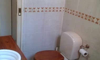 Venta de Casa quinta y 4 Duplex de 2 ambientes con cochera y patio en Parque Leloir