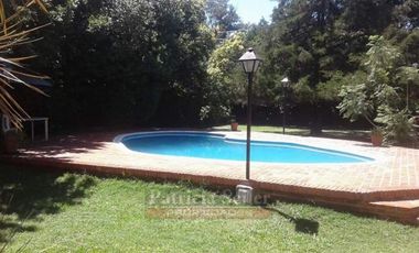 Venta de Casa quinta y 4 Duplex de 2 ambientes con cochera y patio en Parque Leloir