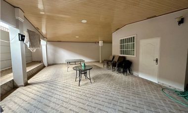 VENDO CASA EN BRISAS DE GOLF DE ARRAIJAN. AM