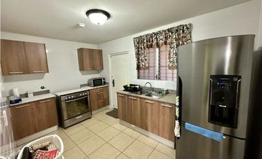 VENDO CASA EN BRISAS DE GOLF DE ARRAIJAN. AM