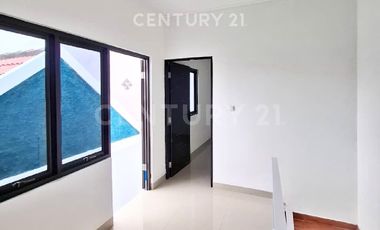 Rumah 2lt Di Tytyan Kencana Selangkah Ke Mall Summarecon Bekasi