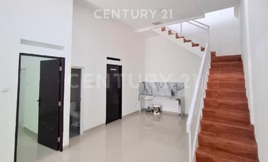 Rumah 2lt Di Tytyan Kencana Selangkah Ke Mall Summarecon Bekasi