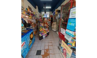 EXCELENTE LOCAL COMERCIAL SOBRE AV. ALMAGRO