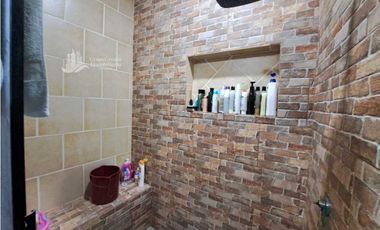 VENDO CASA AMPLIA 4 HABITACIONES EN LOS ALGARROBOS