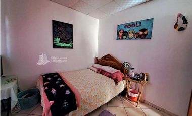 VENDO CASA AMPLIA 4 HABITACIONES EN LOS ALGARROBOS