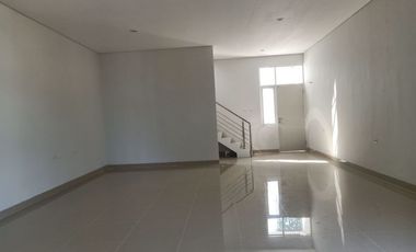 RUMAH DI KOLONEL MASTURI 15 MENIT KE EXIT TOL BAROS BOOKING FEE 5 JUTA.