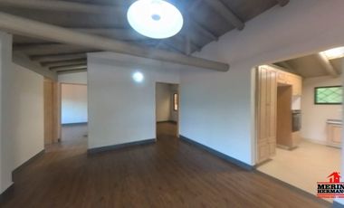 casa en arriendo en loma del esmeraldal. Cod A5277