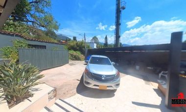 casa en arriendo en loma del esmeraldal. Cod A5277