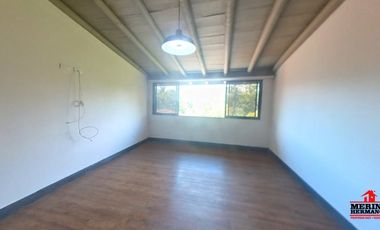 casa en arriendo en loma del esmeraldal. Cod A5277