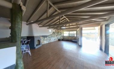 casa en arriendo en loma del esmeraldal. Cod A5277