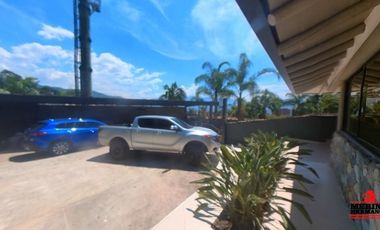 casa en arriendo en loma del esmeraldal. Cod A5277