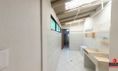 casa en arriendo en loma del esmeraldal. Cod A5277