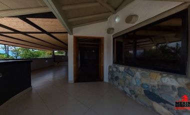 casa en arriendo en loma del esmeraldal. Cod A5277