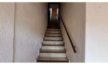 Galpon con vivienda. Zona San Carlos.