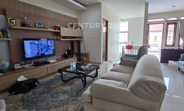 Rumah Minimalis 2 Lantai Di Setrawangi Bandung