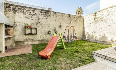 Venta Casa 5 Ambientes Parrilla ,Parque y Permuta Valentín Alsina