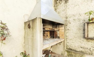 Venta Casa 5 Ambientes Parrilla ,Parque y Permuta Valentín Alsina