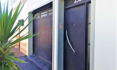 Venta Casa 5 Ambientes Parrilla ,Parque y Permuta Valentín Alsina