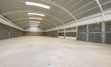 Bodegas en renta en Santiago Undameo (4,400 m2)