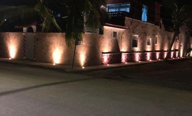 MAGNIFICA PROPIEDAD CON 2 A 50 MTS DE LA PLAYA EN CHICXULUB PUERTO