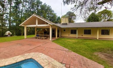 Hermosa Casa Quinta En Venta ¡3.000 m2 de terreno! Barrio Parque Exaltación