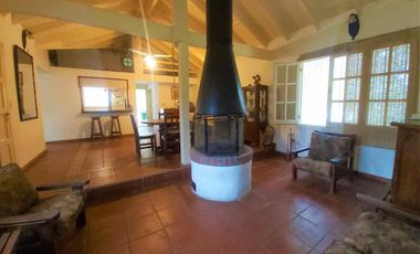 Hermosa Casa Quinta En Venta ¡3.000 m2 de terreno! Barrio Parque Exaltación