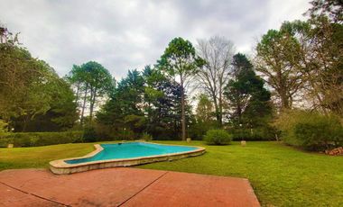 Hermosa Casa Quinta En Venta ¡3.000 m2 de terreno! Barrio Parque Exaltación