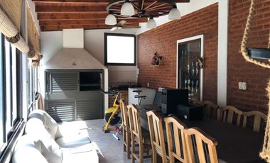 Casa para 2 Familias en venta en Wilde Centro