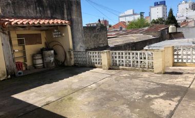 Casa para 2 Familias en venta en Wilde Centro