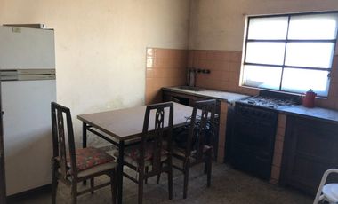 Casa para 2 Familias en venta en Wilde Centro