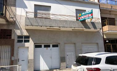 Casa para 2 Familias en venta en Wilde Centro