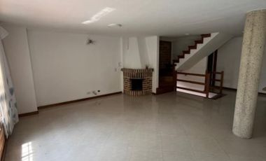 casa en arriendo en la doctora. Cod A6561
