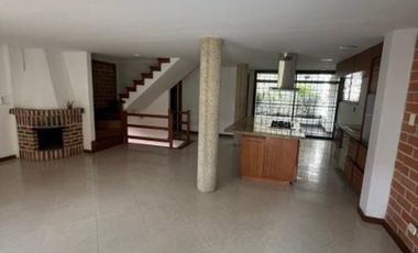 casa en arriendo en la doctora. Cod A6561