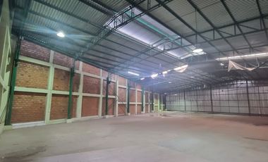 bodega en arriendo en los chilcos. Cod A112276