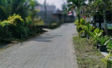 LIMASAN MODERN DENGAN KOLAM RENANG PRIBADI DI SLEMAN