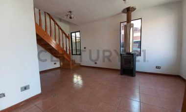 Se vende casa en condominio de Villaseca