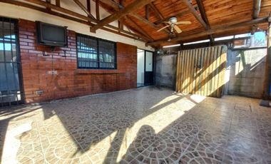 Se vende casa en condominio de Villaseca